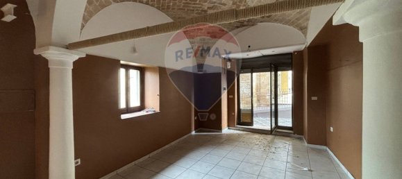 27m² Commercial property in Lanciano, Italy No. 41869 10
