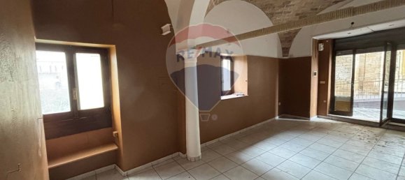 27m² Commercial property in Lanciano, Italy No. 41869 15