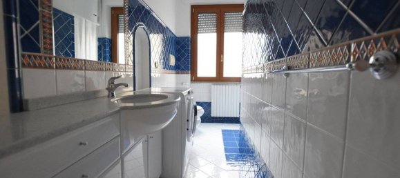 Apartamento de 2 dormitorios en Sassari, Italy No. 134076 10