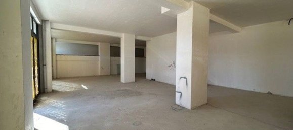 340m² Commercial property in Terni, Italy No. 313980 11