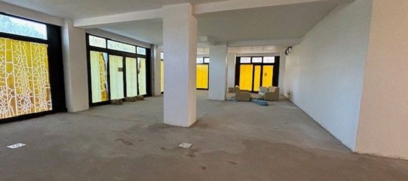 340m² Commercial property in Terni, Italy No. 313980 7