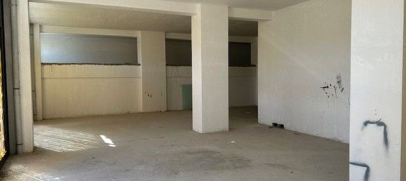 340m² Commercial property in Terni, Italy No. 313980 4