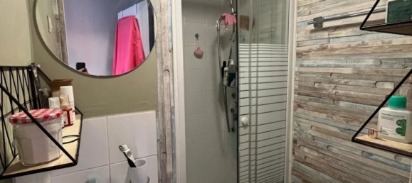 Studio in Paris, France, Nr. 128577 5