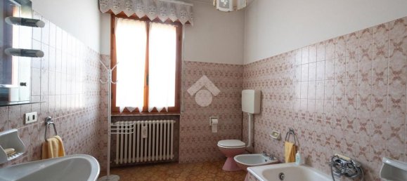 4 bedrooms Apartment in Carpi, Italy No. 358341 11
