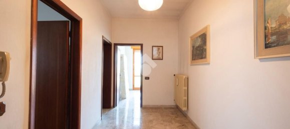4 bedrooms Apartment in Carpi, Italy No. 358341 8