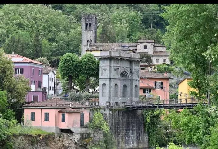 Casa de 4 habitaciónes en Borgo a Mozzano, Italy No. 280900
