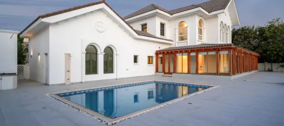 5 bedrooms Villa in Palm Jumeirah, UAE No. 106010 2