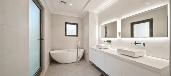 5 bedrooms Villa in Palm Jumeirah, UAE No. 106010 10