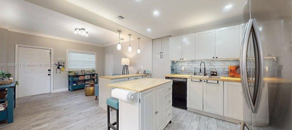 4 dormitorios villa en venta en Miami, Miami-Dade, Florida, USA № 614160 9