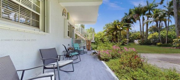 4 dormitorios villa en venta en Miami, Miami-Dade, Florida, USA № 614160 7