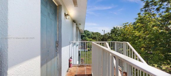 4 dormitorios villa en venta en Miami, Miami-Dade, Florida, USA № 614160 22