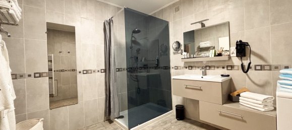 Villa de 5 dormitorios en Lorgues, France No. 332988 20