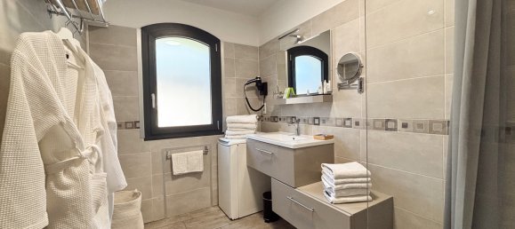 Villa de 5 dormitorios en Lorgues, France No. 332988 28