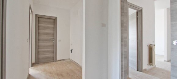 2 Schlafzimmer Wohnung in Rome, Italy, Nr. 194830 23