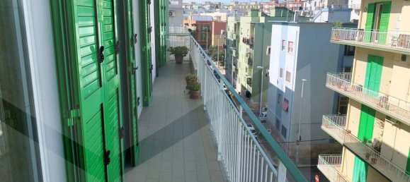 4-salle Appartement à Giovinazzo, Italy No. 28432 3