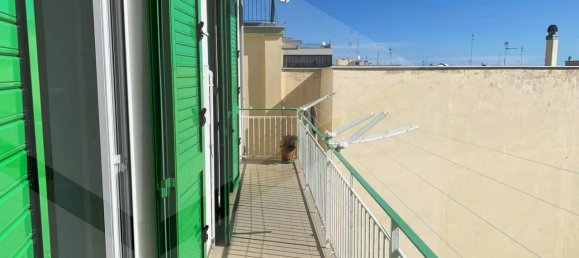 4-salle Appartement à Giovinazzo, Italy No. 28432 12