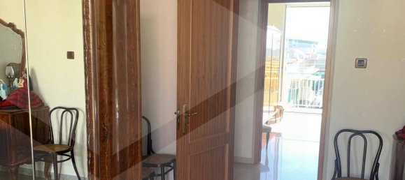 4-salle Appartement à Giovinazzo, Italy No. 28432 9