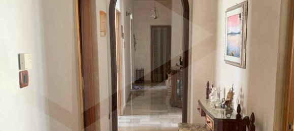 4-salle Appartement à Giovinazzo, Italy No. 28432 7