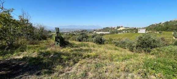 4 rooms House in Chieti, Italy No. 110629 10