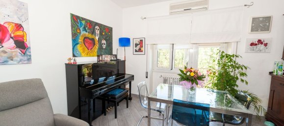 4 bedrooms Apartment in Rome, Italy No. 355949 2