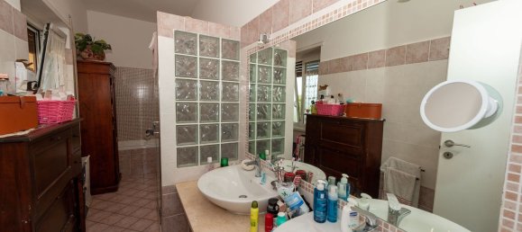 4 bedrooms Apartment in Rome, Italy No. 355949 21