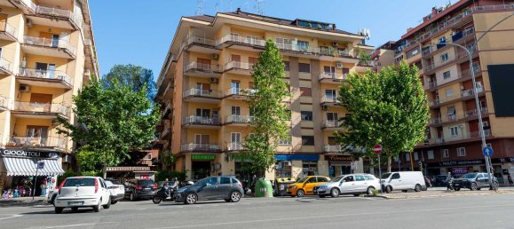 4 bedrooms Apartment in Rome, Italy No. 355949 41