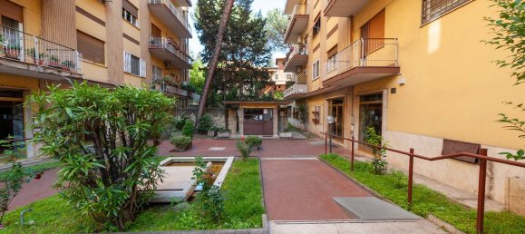 4 bedrooms Apartment in Rome, Italy No. 355949 39