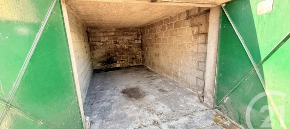 363m² Parking in Villemomble, France No. 279834 3