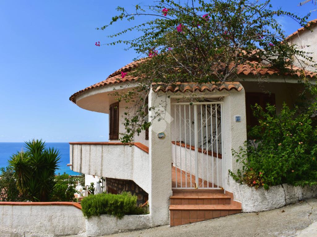 2 bedrooms Apartment in Falconara Albanese, Italy No. 387417