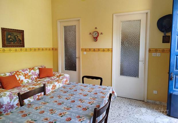 Дом с 3 комнатами в Катания, Италия № 260378