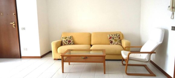 4 rooms Apartment in Pozzuolo Martesana, Italy No. 117109 2