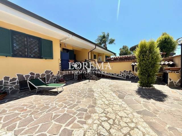 Villa de 3 dormitorios en Rome, Italy No. 274811