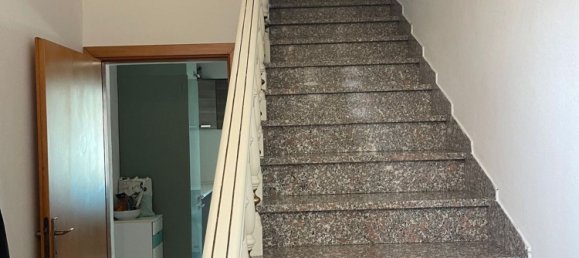 Дом с 5 комнатами в Альфонсине, Италия № 12710 5