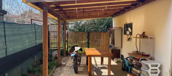 Дом с 5 комнатами в Альфонсине, Италия № 12710 14