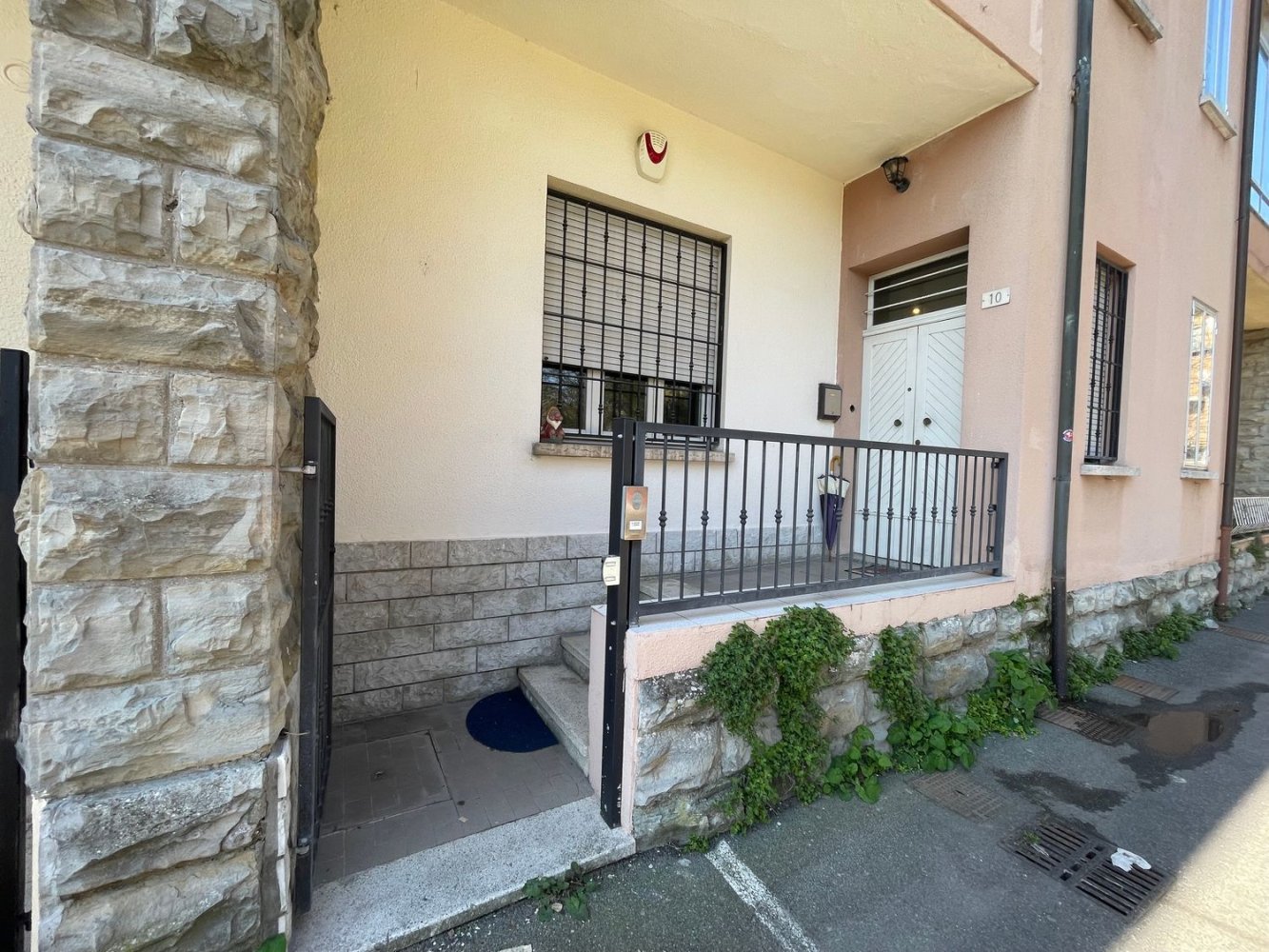 Дом с 5 комнатами в Альфонсине, Италия № 12710