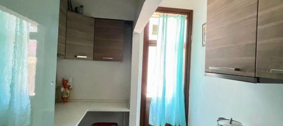 Дом с 5 комнатами в Альфонсине, Италия № 12710 3