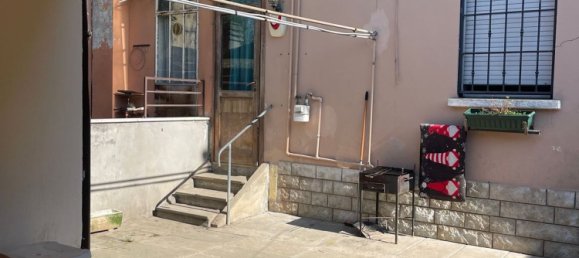 Дом с 5 комнатами в Альфонсине, Италия № 12710 15