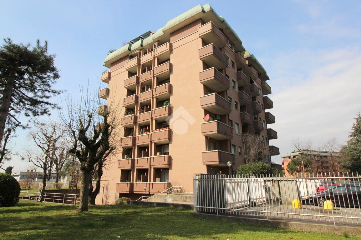 4 rooms Penthouse in Rho, Italy No. 135187