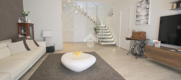 4 rooms Penthouse in Rho, Italy No. 135187 5