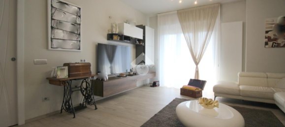 4 rooms Penthouse in Rho, Italy No. 135187 3