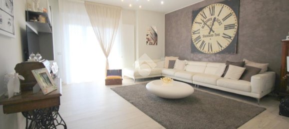 4 rooms Penthouse in Rho, Italy No. 135187 4