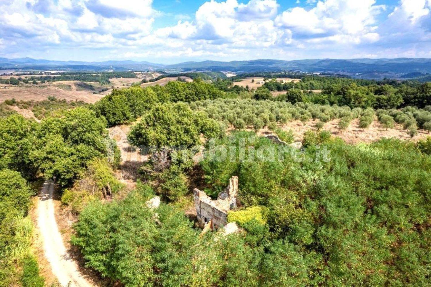 10 bedrooms House in Asciano, Italy No. 54150