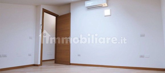Apartamento de 3 dormitorios en Cervia, Italy No. 143984 11