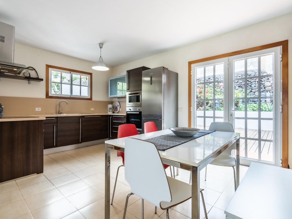 Villa de 4 dormitorios en San Cristóbal de La Laguna, Spain No. 274674