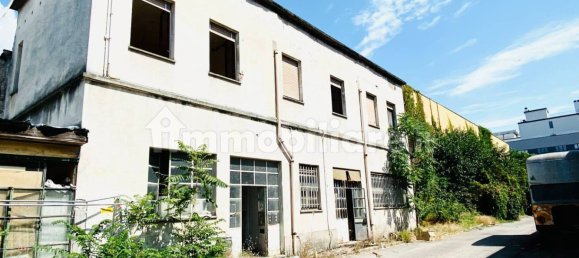 5 rooms Building in Milan, Italy No. 260078 4