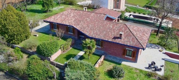 4 bedrooms Villa in Alessandria, Italy No. 59291 4