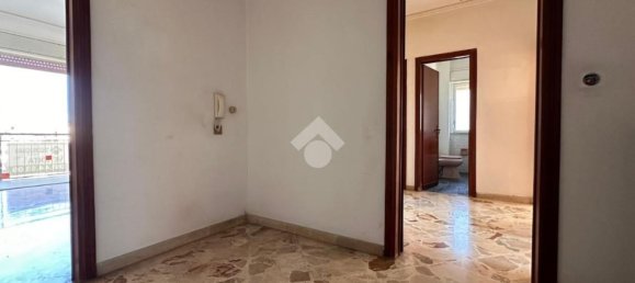 4 rooms Apartment in Palermo, Italy No. 285151 3
