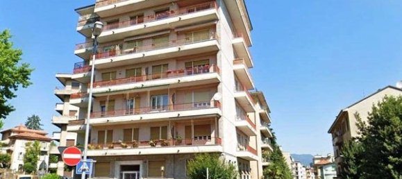 4-salle Appartement à Varese, Italy No. 202205 5