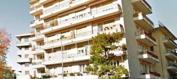 4-salle Appartement à Varese, Italy No. 202205 11