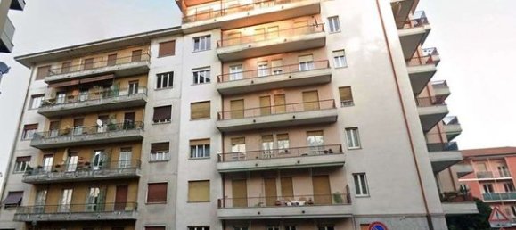 4-salle Appartement à Varese, Italy No. 202205 2